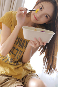 女人裸体精油按摩